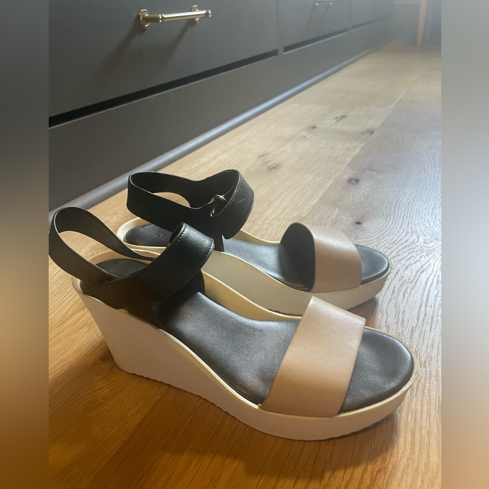 Charles David Wedge Heels - Wmns Size 8.5